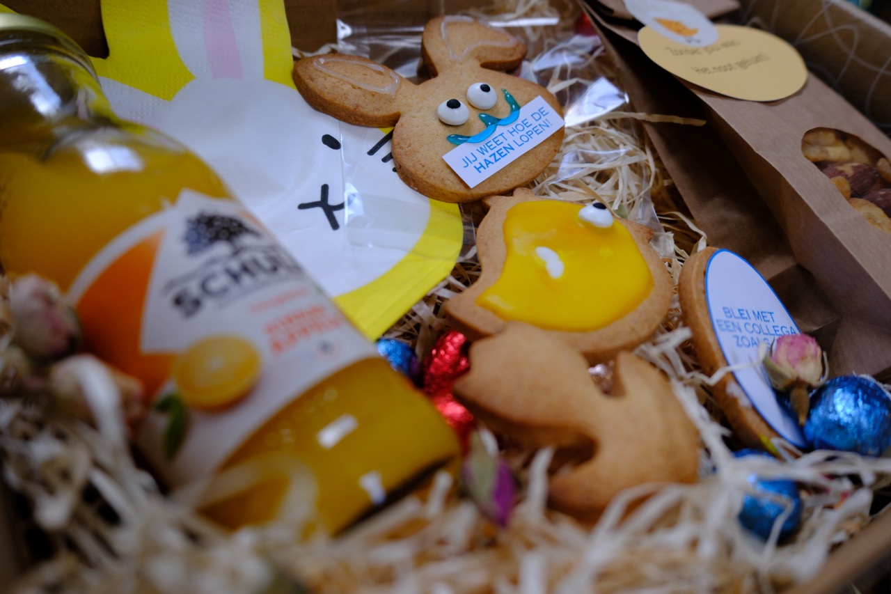 Vrolijk paaspakketje werknemers